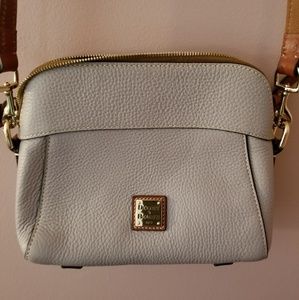 Dooney and bourke satchel in perfect condition.